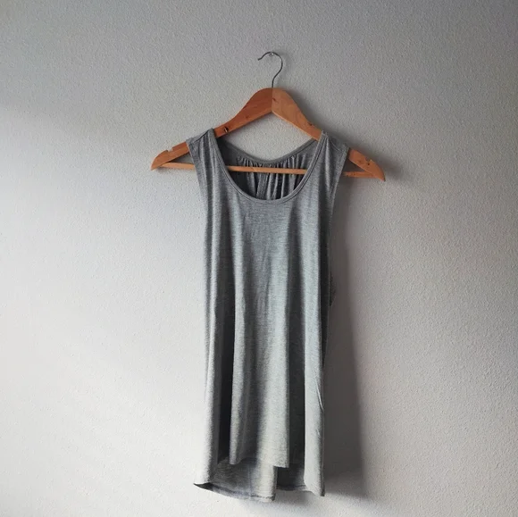 Meta Activewear Gray Sleeveless Tank Top - Picture 1 of 4